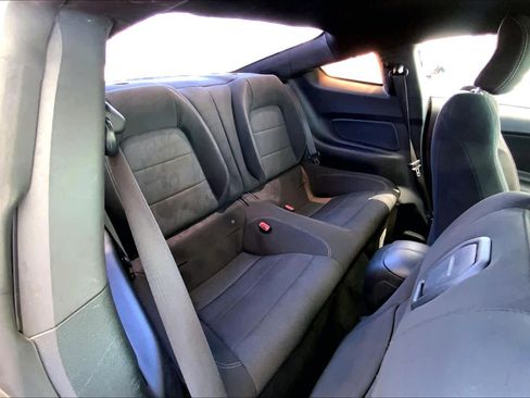 Used 2017 Ford Mustang Coupe RWD image 18