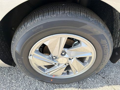 New 2026 Hyundai Elantra SE image 19