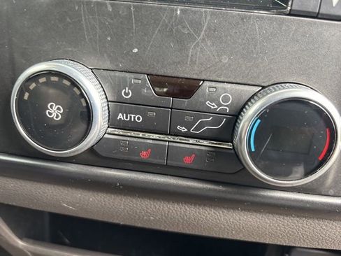 Used 2021 Ford Expedition Max Limited image 19