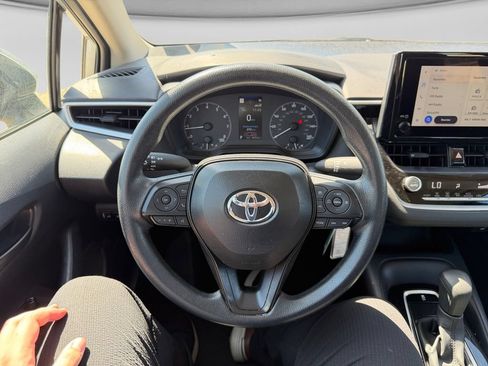 Used 2025 Toyota Corolla LE FWD image 25
