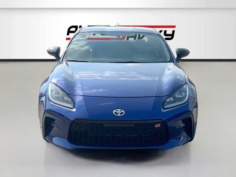 Used 2023 Toyota GR86 RWD image 2