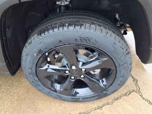 New 2026 Jeep Grand Cherokee Limited w/ Limited Altitude Package image 19