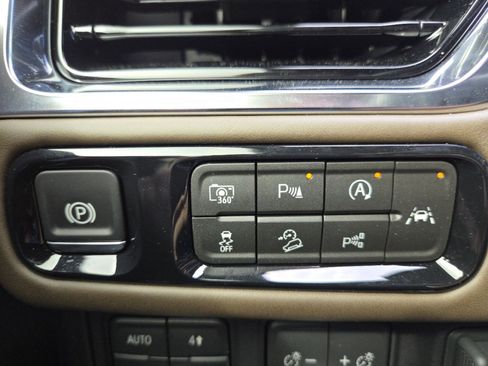 New 2026 GMC Yukon XL Denali Ultimate image 13