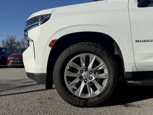 Used 2023 Chevrolet Suburban Premier image 32