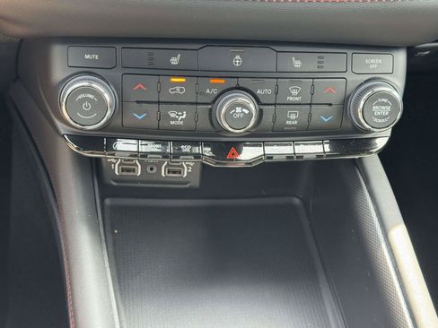 Used 2025 Dodge Durango GT w/ Blacktop Package AWD/4WD image 26