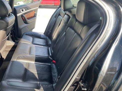 Used 2014 Lincoln MKS AWD w/ Equipment Group 101A image 25