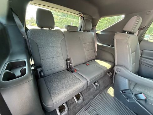 Used 2024 Chevrolet Traverse LT w/ Enhanced Driving Package image 33