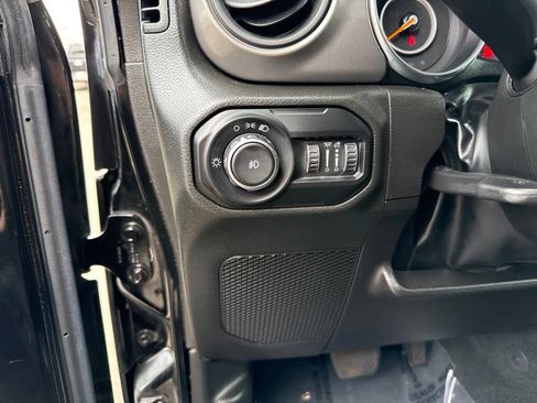 Used 2022 Jeep Wrangler Sport AWD/4WD image 14