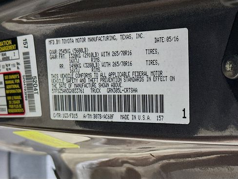 Used 2016 Toyota Tacoma TRD Off-Road w/ Towing Package image 12