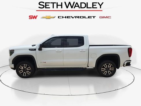 Used 2024 GMC Sierra 1500 AT4 w/ AT4 Premium Package AWD/4WD image 4