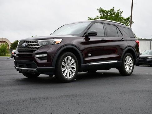 Used 2023 Ford Explorer King Ranch w/ Technology Package AWD/4WD image 3