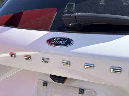 Used 2020 Ford Escape SE FWD image 11