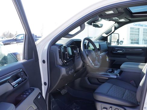 New 2026 Chevrolet Silverado 2500 ZR2 image 11