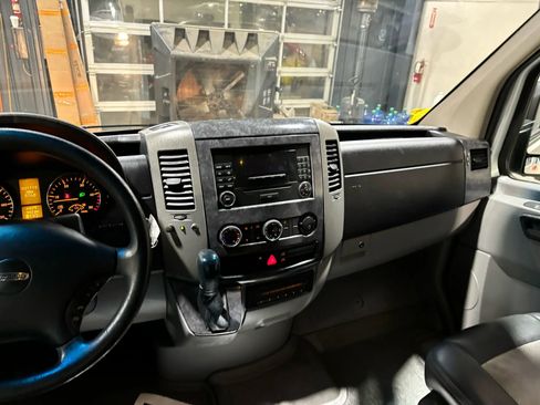 Used 2008 Freightliner Sprinter 3500 image 45