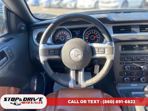 Used 2013 Ford Mustang Premium image 12