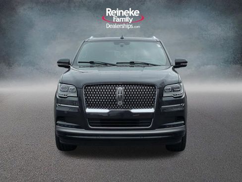 Used 2023 Lincoln Navigator Reserve image 2