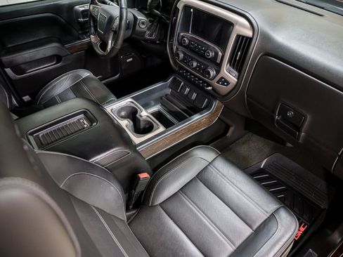 Used 2017 GMC Sierra 2500 Denali AWD/4WD image 24