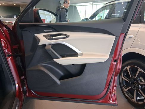 Used 2025 Audi Q5 Premium Plus image 29