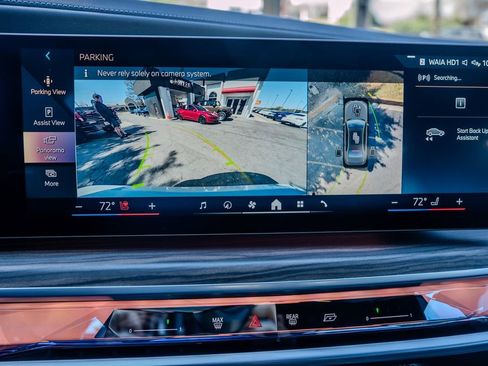 Used 2023 BMW 740i image 11