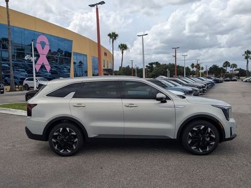 New 2026 Kia Sorento EX FWD image 8