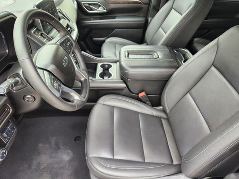 Used 2024 Chevrolet Tahoe Z71 w/ Luxury Package image 11