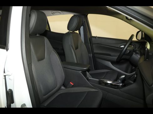 Used 2025 Buick Encore GX Preferred FWD image 27