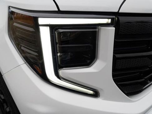 Used 2024 GMC Sierra 1500 Elevation image 40