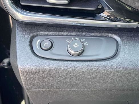 Used 2025 Buick Envista Sport Touring w/ Convenience I Package FWD image 30