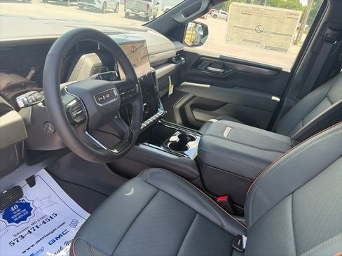 New 2026 GMC Yukon AT4 w/ AT4 Premium Package AWD/4WD image 16
