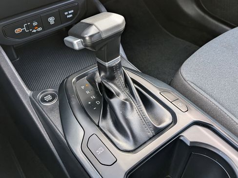 Used 2025 Kia K4 LXS image 25