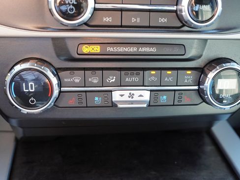 Certified 2022 Ford F350 Lariat w/ Chrome Package AWD/4WD image 29