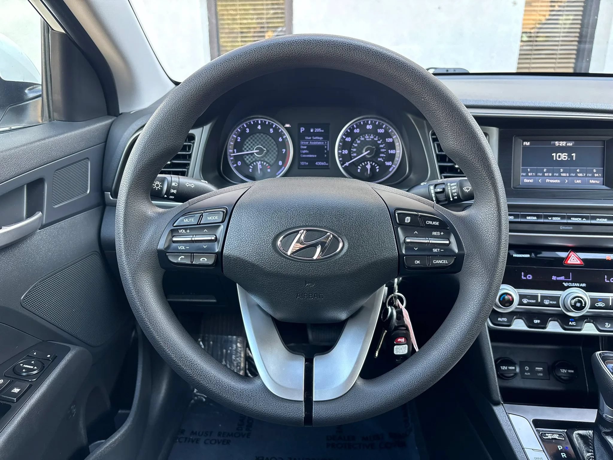 Used 2020 Hyundai Elantra SE w/ Cargo Package (C1) FWD image 18