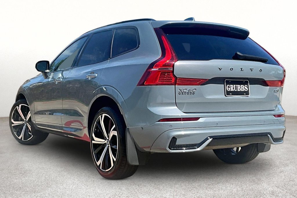 Used 2024 Volvo XC60 B5 Ultimate AWD/4WD image 16