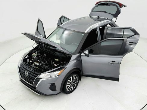 Used 2021 Nissan Kicks SV image 21