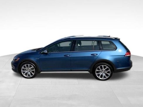 Used 2018 Volkswagen Golf Alltrack SE image 2