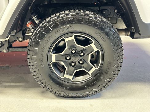 Certified 2021 Jeep Gladiator Mojave AWD/4WD image 5