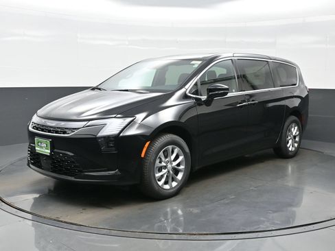 New 2027 Chrysler Pacifica Select AWD/4WD image 2