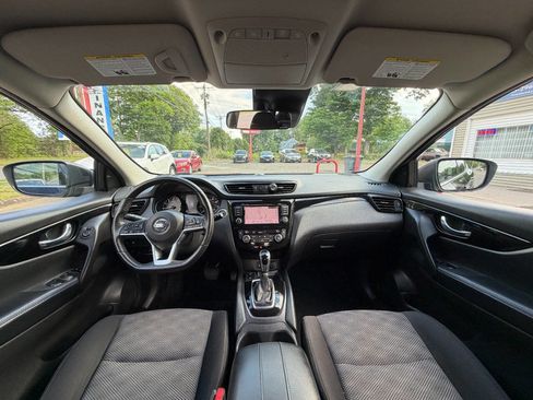 Used 2019 Nissan Rogue Sport SV w/ Technology Package AWD/4WD image 10