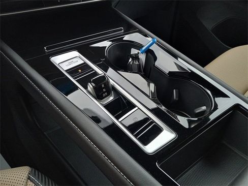 Used 2024 Volkswagen Atlas Cross Sport SE w/ Panoramic Sunroof Package image 23