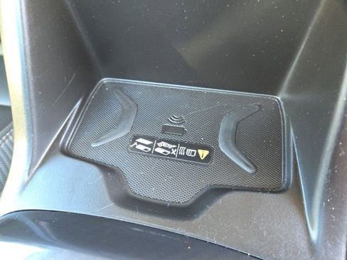 Used 2022 GMC Canyon AT4 image 16