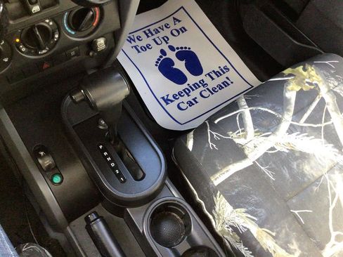 Used 2008 Jeep Wrangler Unlimited Sahara image 22