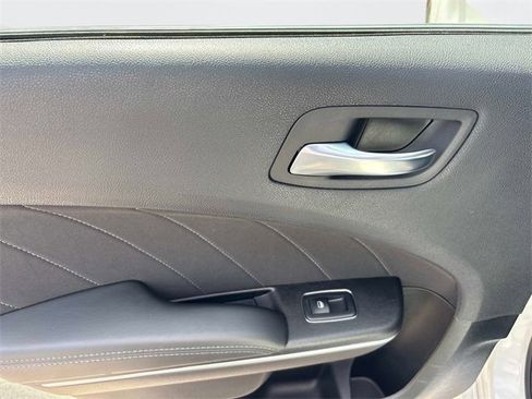 Used 2022 Dodge Charger SXT image 18