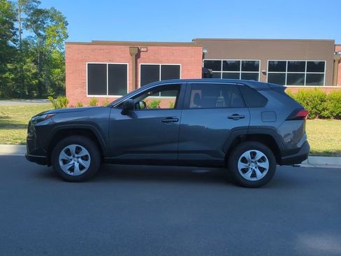 Used 2023 Toyota RAV4 LE FWD image 10