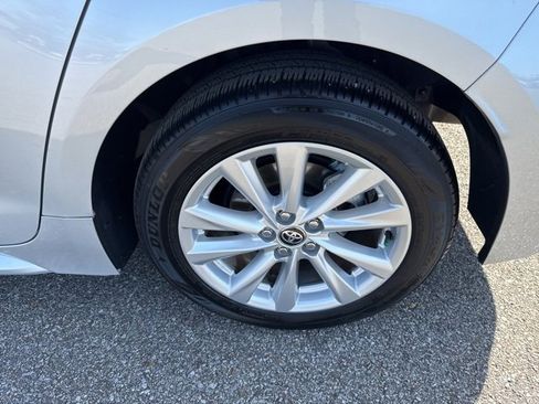 Used 2025 Toyota Corolla LE image 31