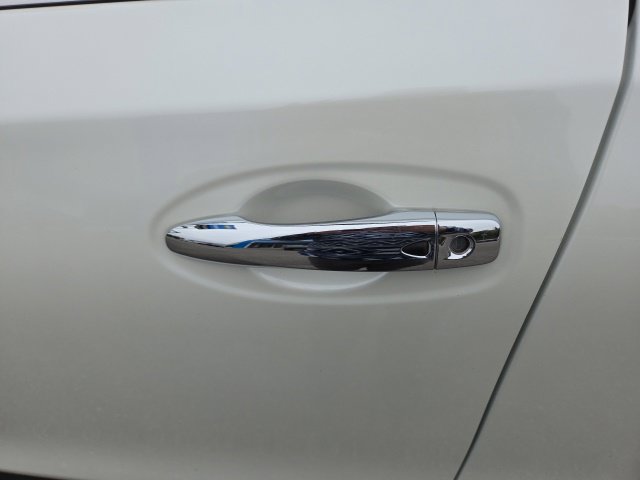 Used 2018 Nissan Rogue SV FWD image 20