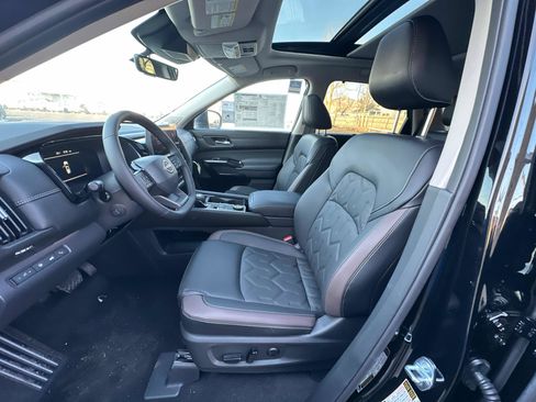 New 2026 Nissan Pathfinder Platinum w/ Cargo Package image 25