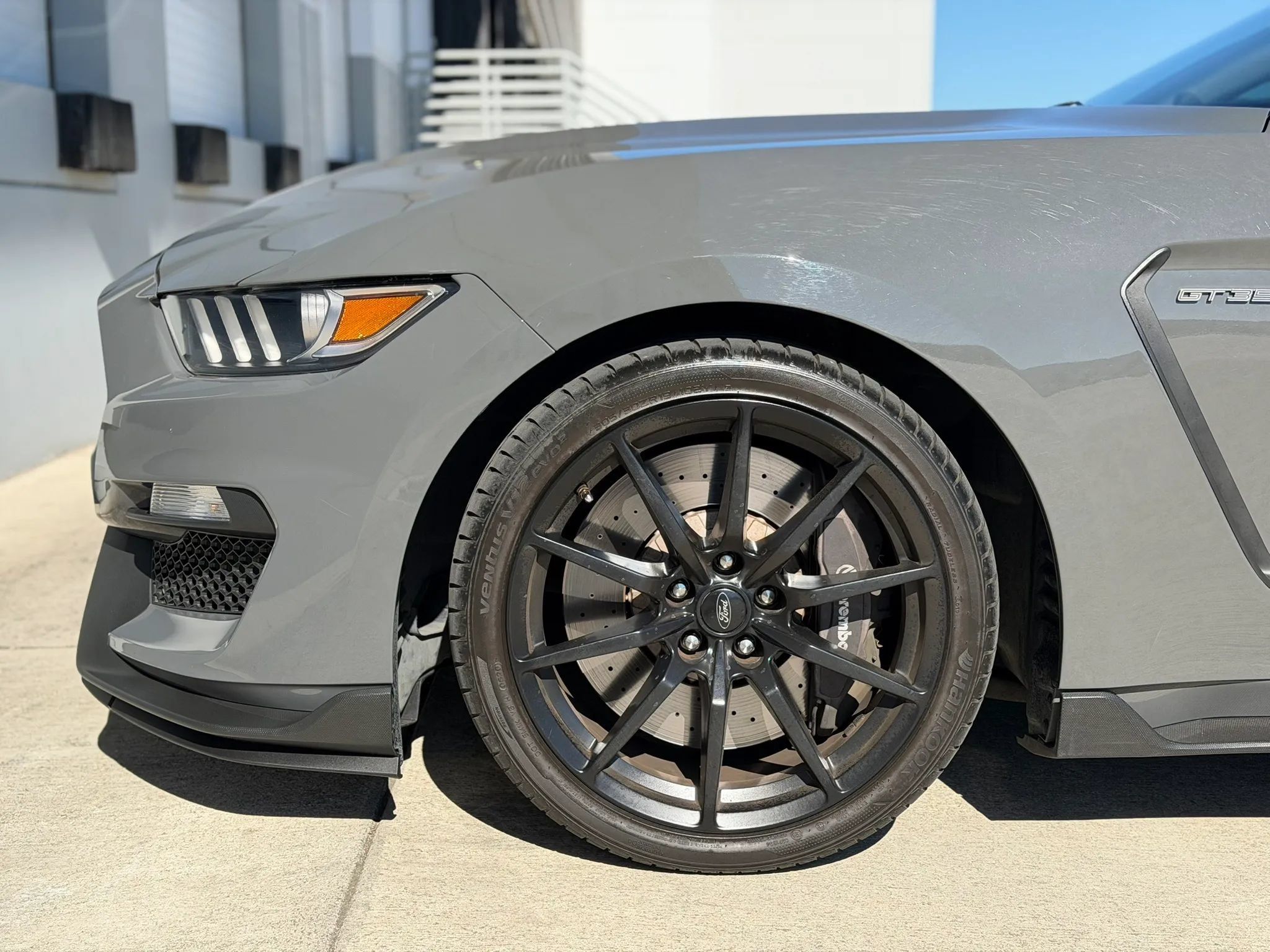 Used 2018 Ford Mustang Shelby GT350 w/ Electronics Package RWD image 29