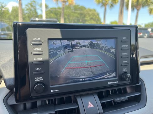 Used 2021 Toyota RAV4 XLE w/ Convenience Package AWD/4WD image 25