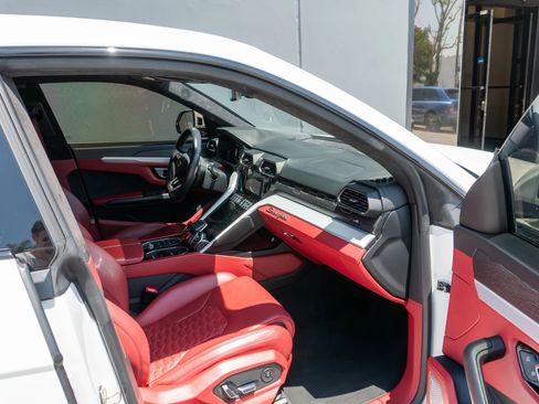 Used 2020 Lamborghini Urus AWD/4WD image 54