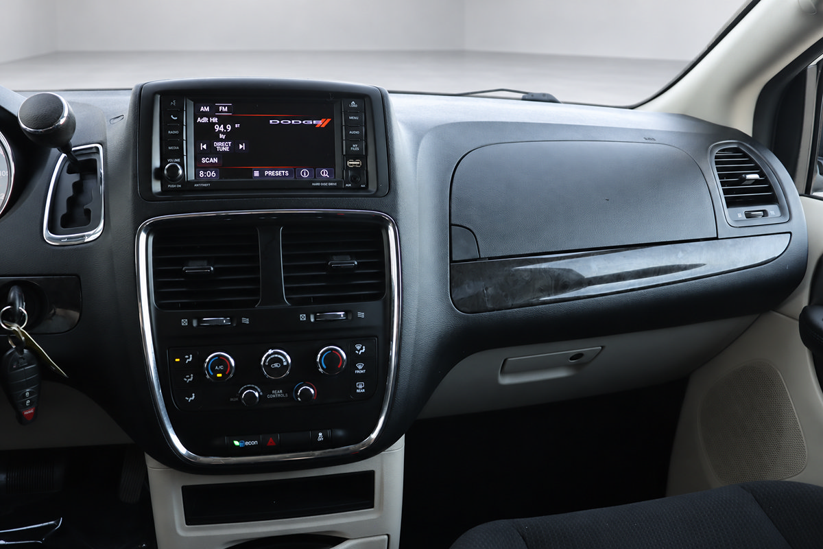 Used 2019 Dodge Grand Caravan SE FWD image 31